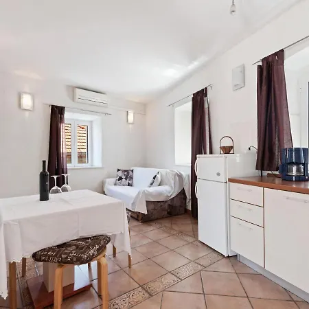 Apartment Quaint In With Balcony